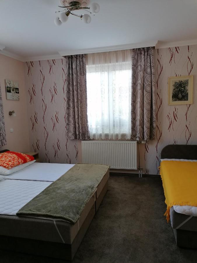 Kaktuszvirag Apartmanhaz Hajdúszoboszló Exterior foto